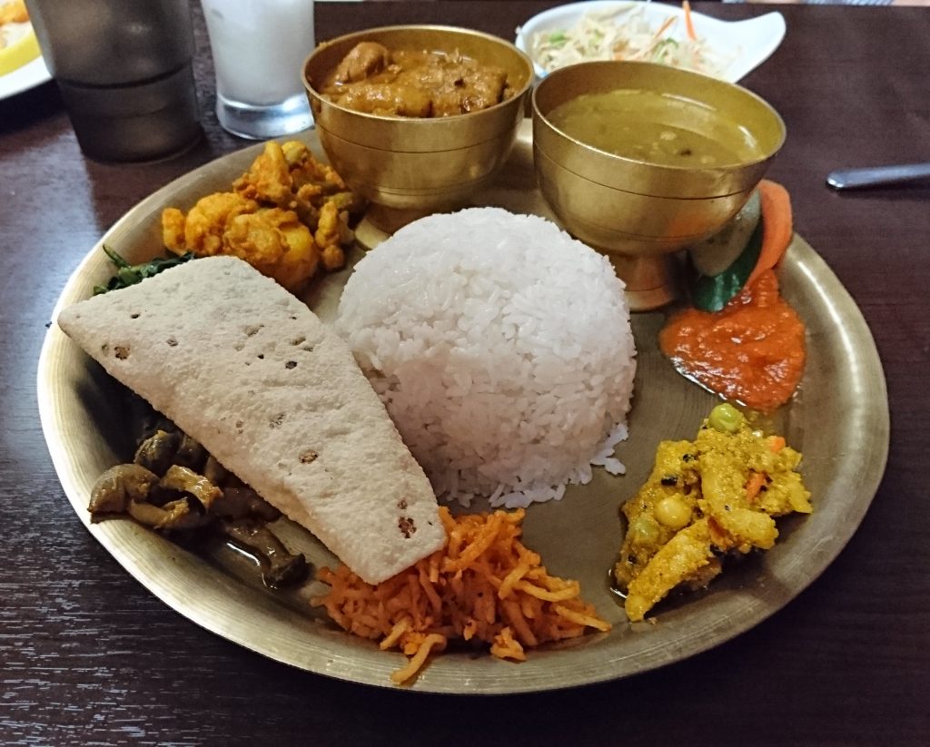 ネパールローカル料理セットの写真