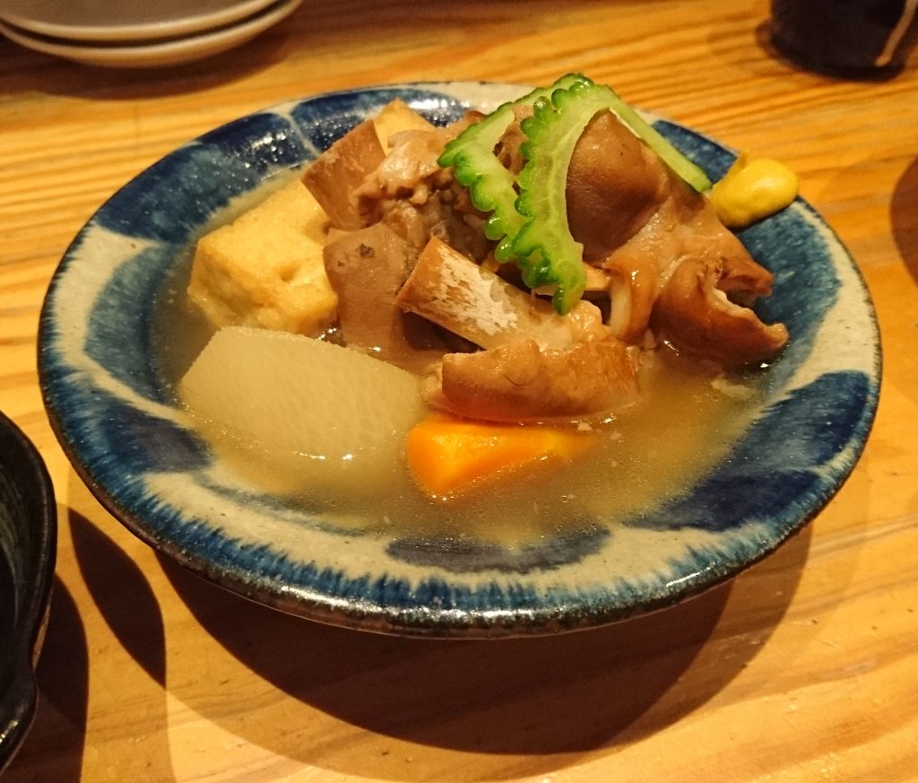 てびちの煮込み 左から撮影