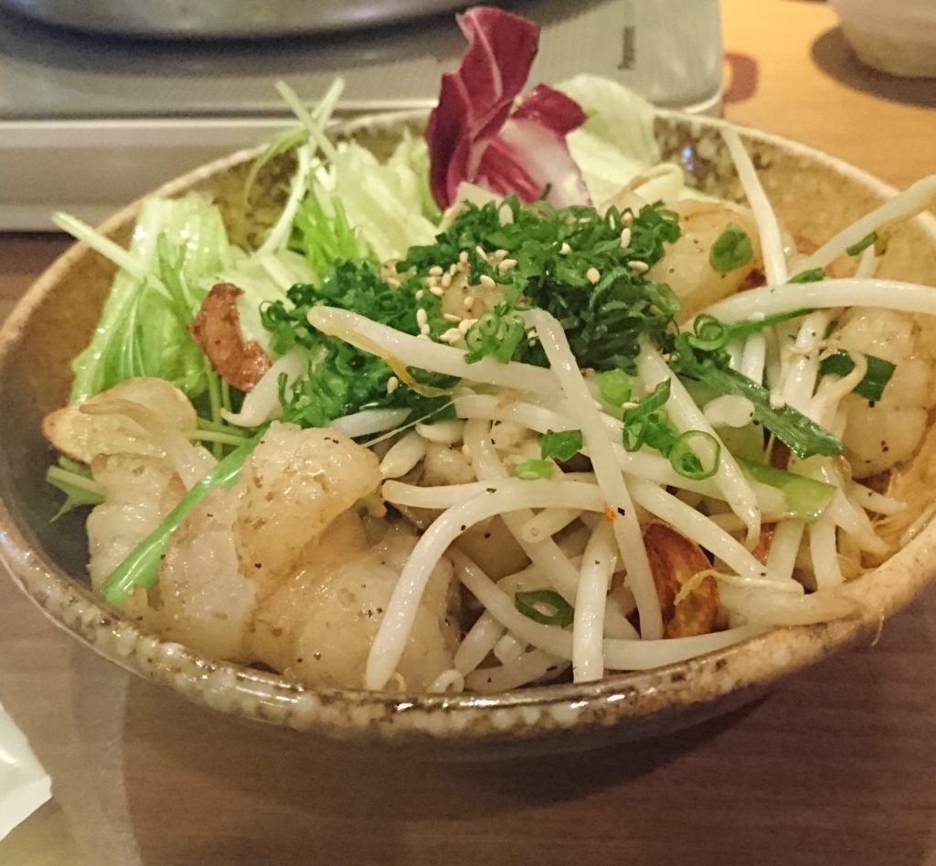 丸腸ガーリック 結構野菜多めの一品