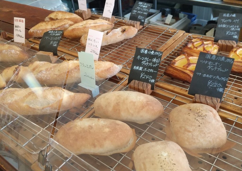 店頭に並ぶパン8種
